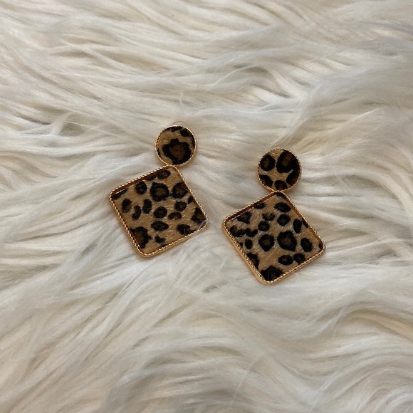 Leopard earrings - Picture 1 of 4
